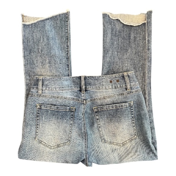 EUC Cabi hi-low crop lightly distressed blue jeans – size 10 - Picture 6 of 9